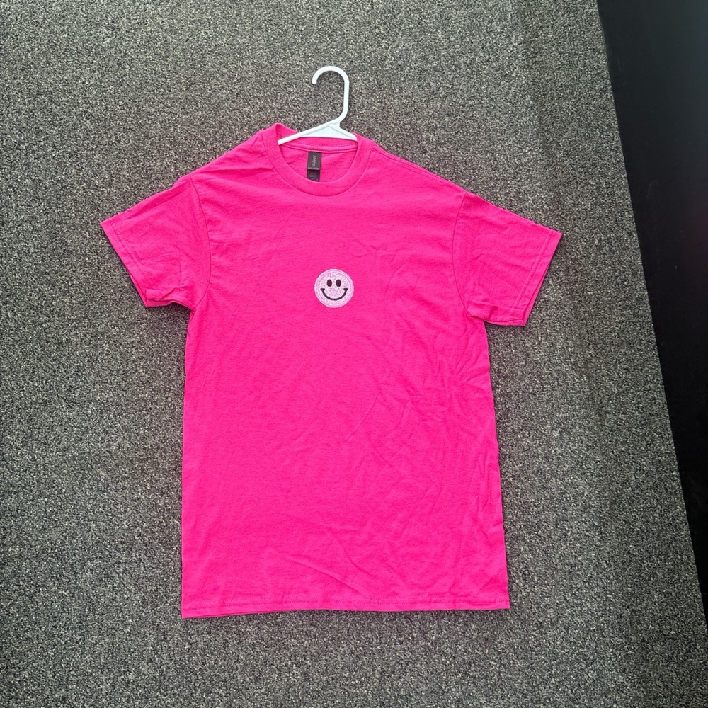 Hot pink sparkling smiley t-shirt (small)